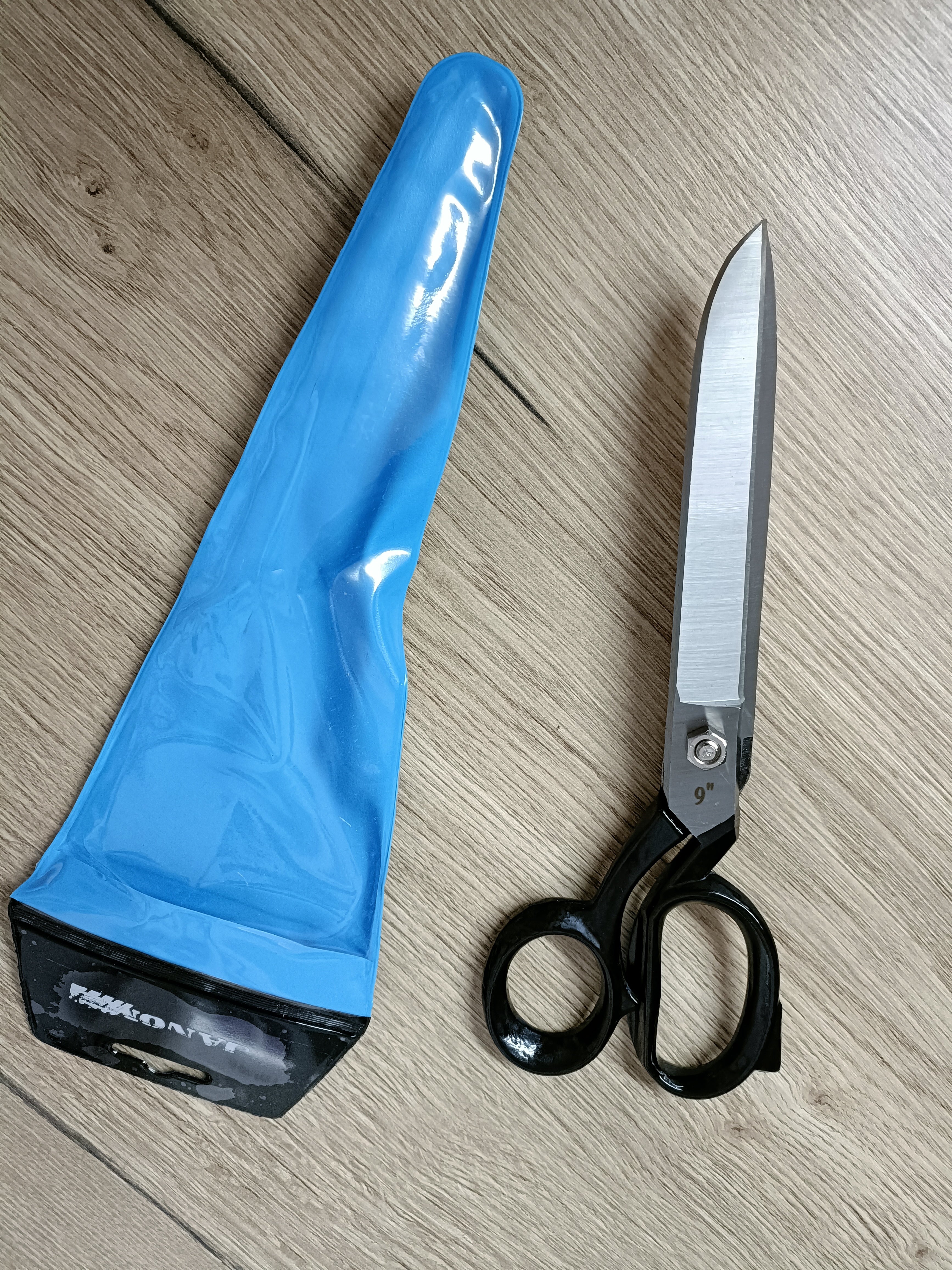 Large dress-making scissors