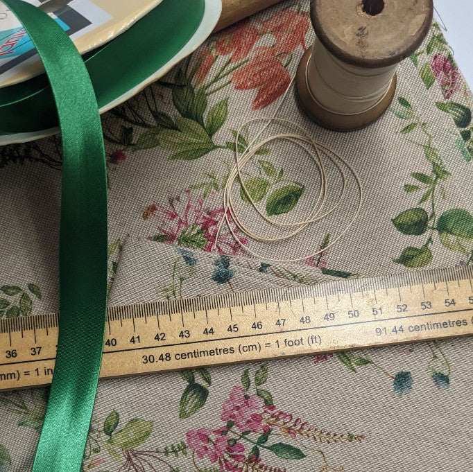 Botanical Flowers Linen-look Fabric
